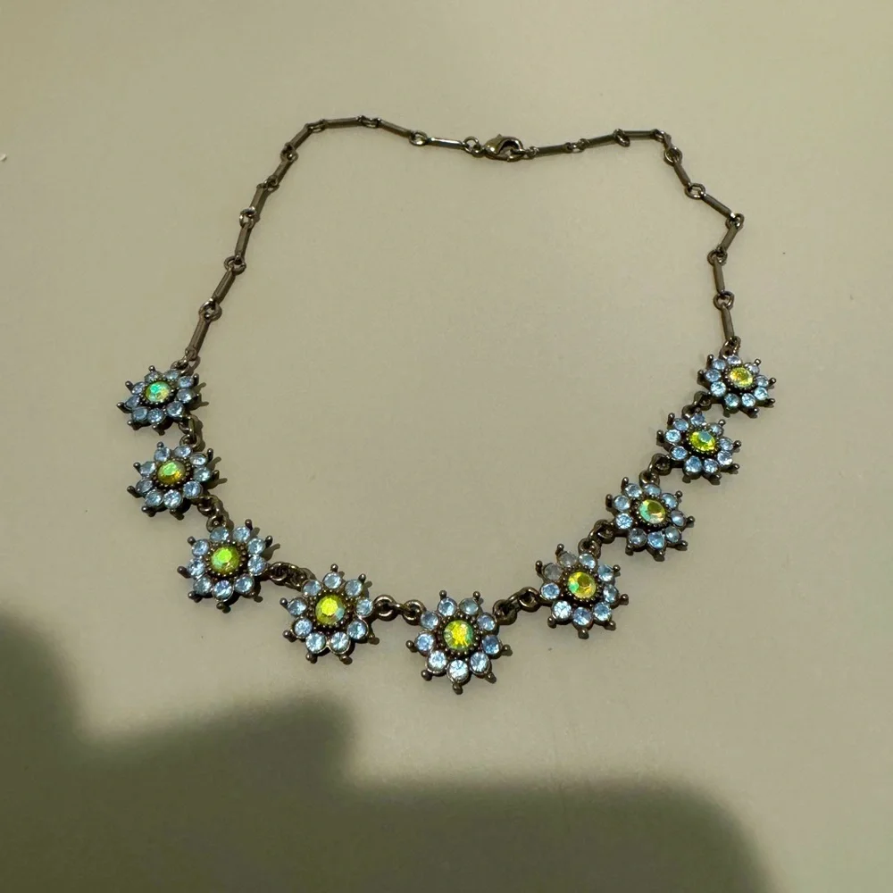 Necklace. - Picture 1 of 1
